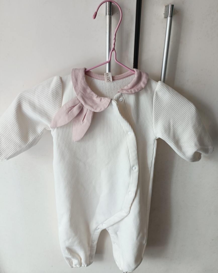 很多童装品牌店都是代工厂做的，买宝宝衣服我个人很喜欢在168