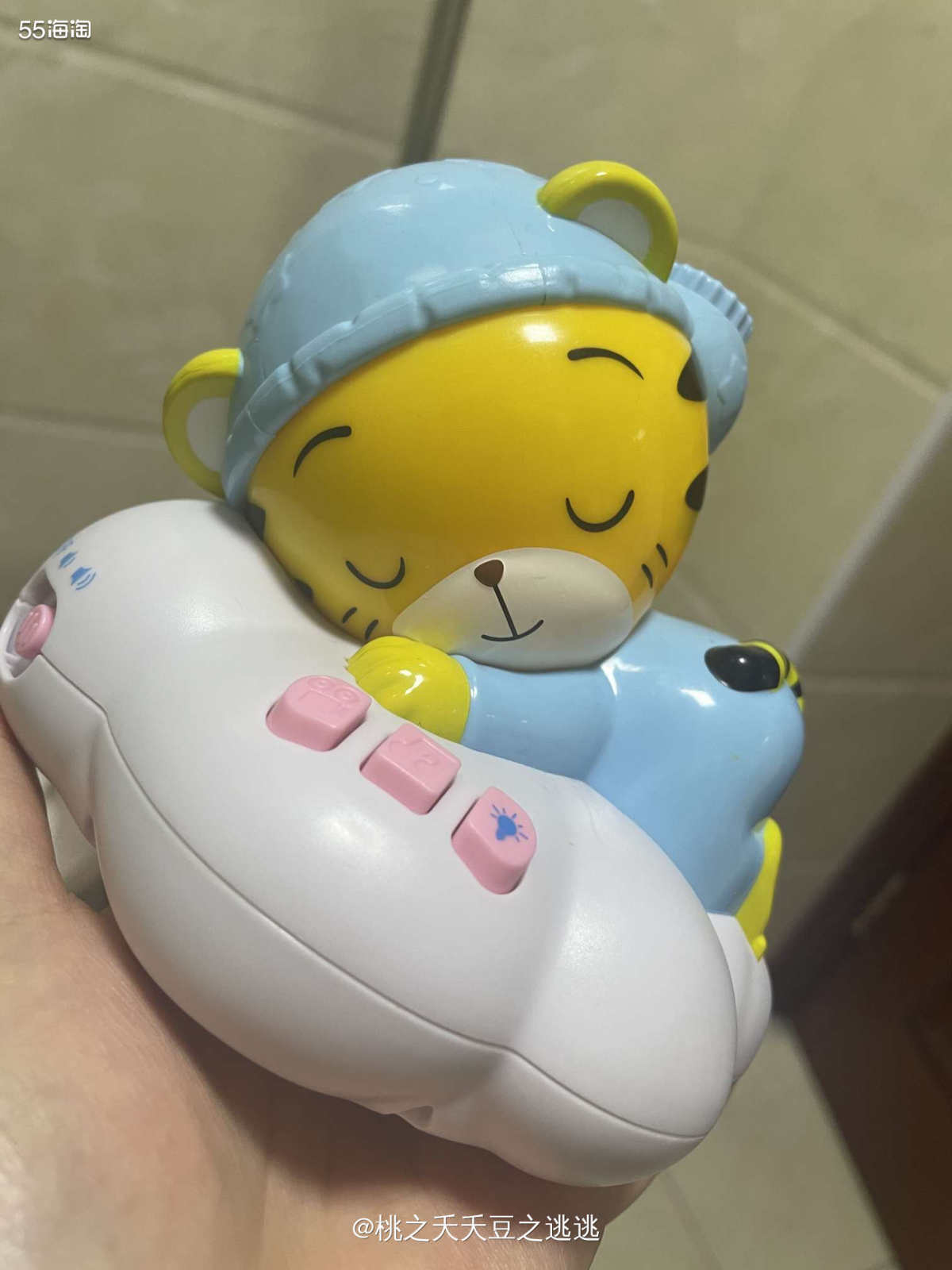 🐯这款巧虎投影机是我给宝宝订的巧虎套装其中的一个玩具。巧虎