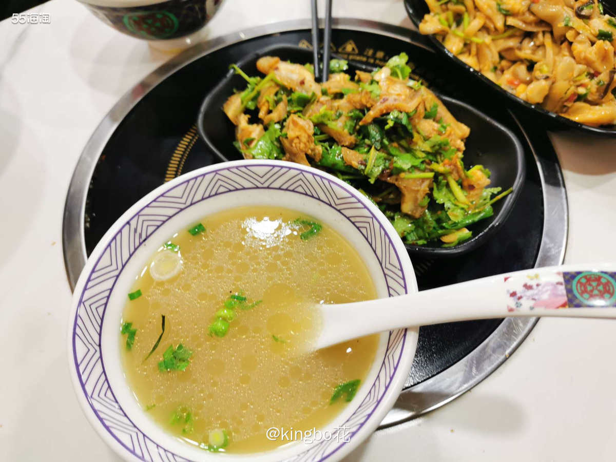 🔴牛肉拌面外加牛肚，手擀面的口感绝绝子！  🔶前阵子去过