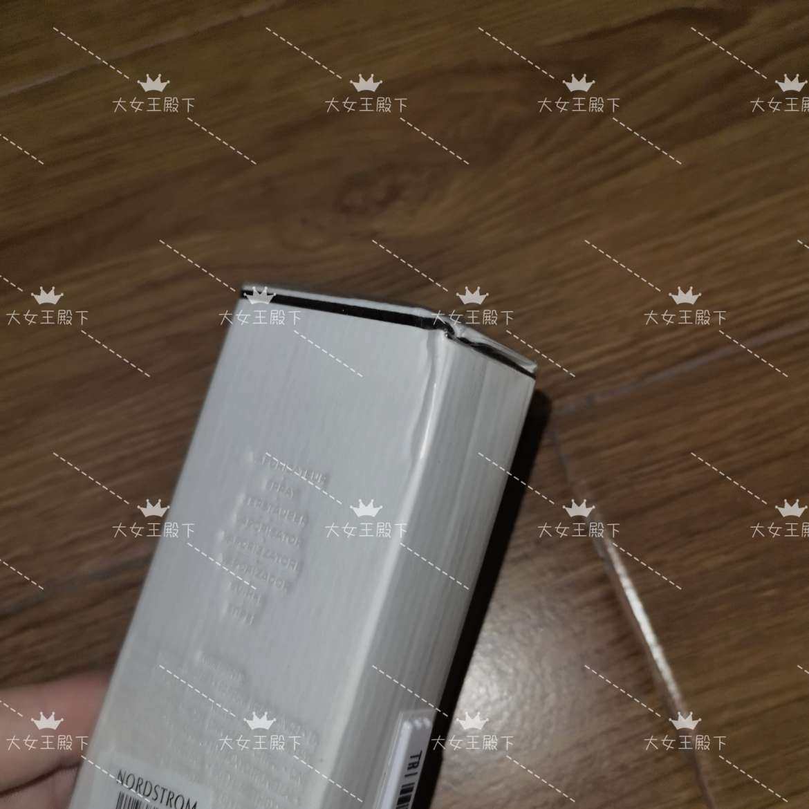 这箱都是nd买的 香奈儿的香水，香奈儿的身体乳 当时是满赠，
