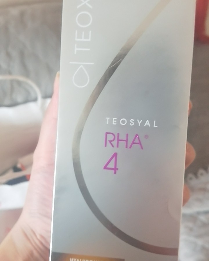 年纪大了，脸上有点干瘪了，但是内地确实太贵了，尤其是这个乔雅