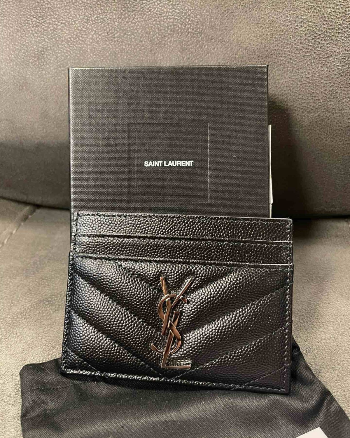 这单是奢侈品算是便宜的了 运费只花了20 美金➕保险. 因为