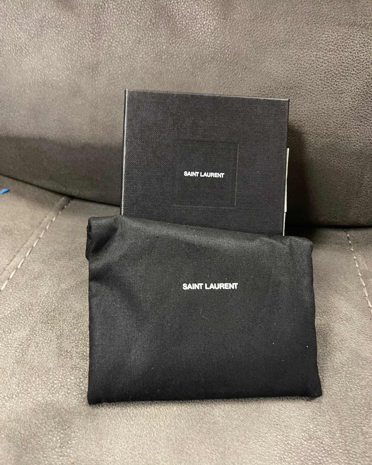 这单是奢侈品算是便宜的了 运费只花了20 美金➕保险. 因为