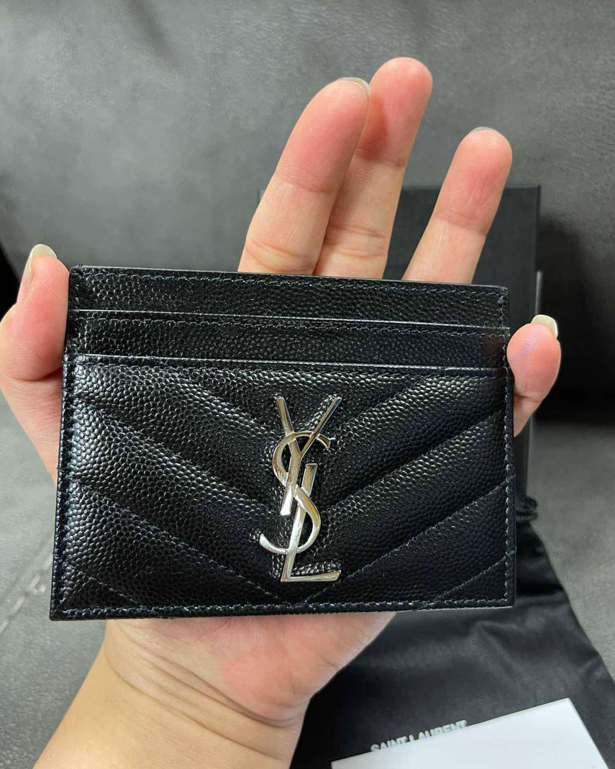 这单是奢侈品算是便宜的了 运费只花了20 美金➕保险. 因为