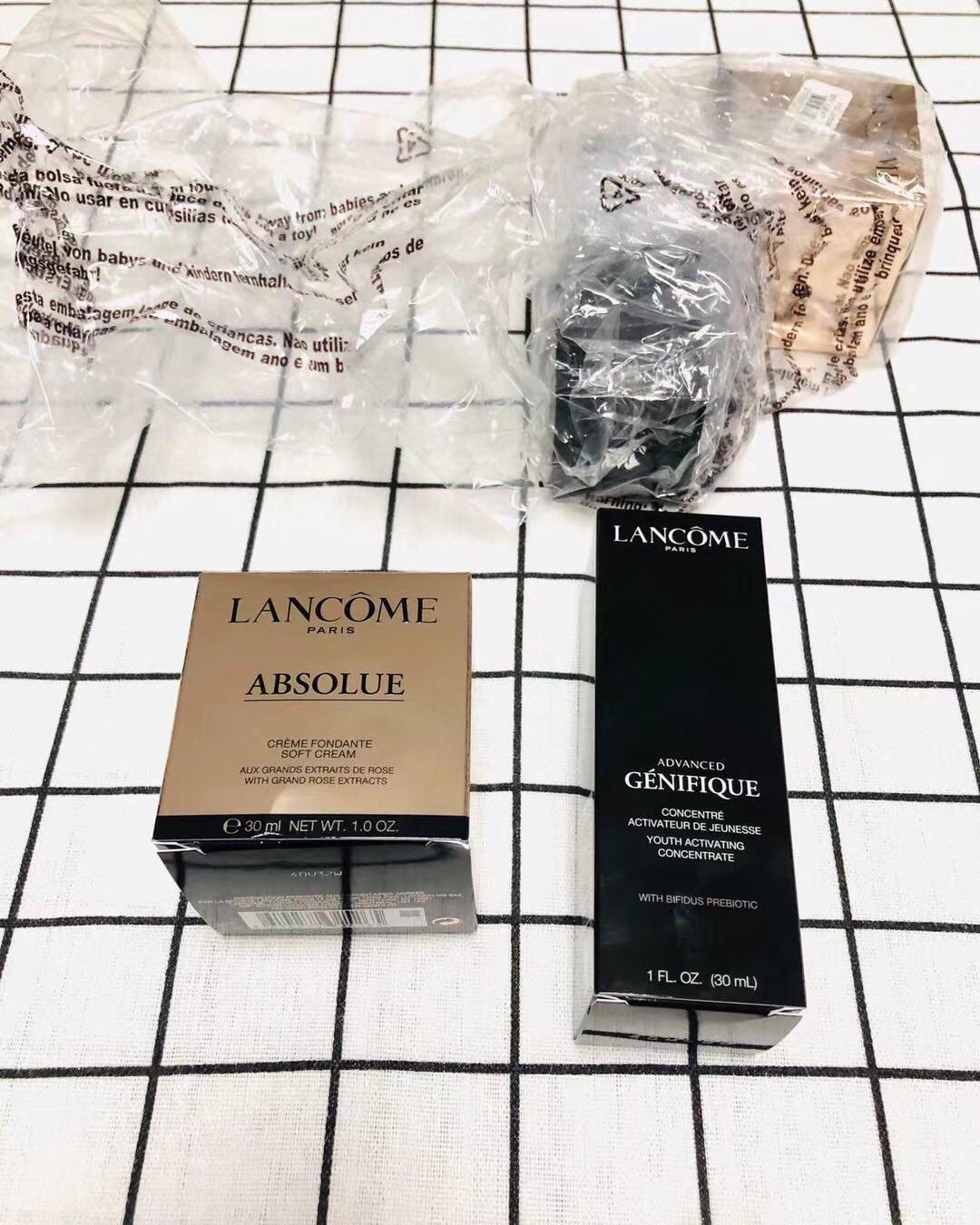 美国Nordstrom百货官网购入，$139一套。 	 美版