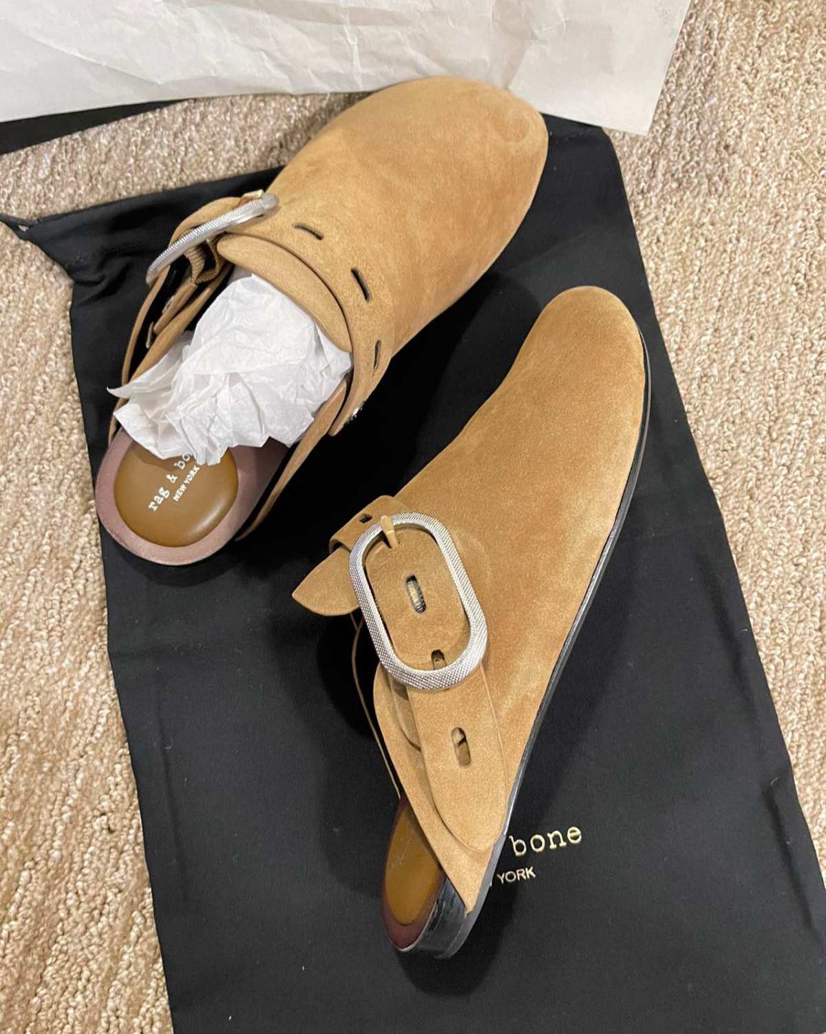 没买到BIRKENSTOCK的勃肯鞋。就买了Rag&bone