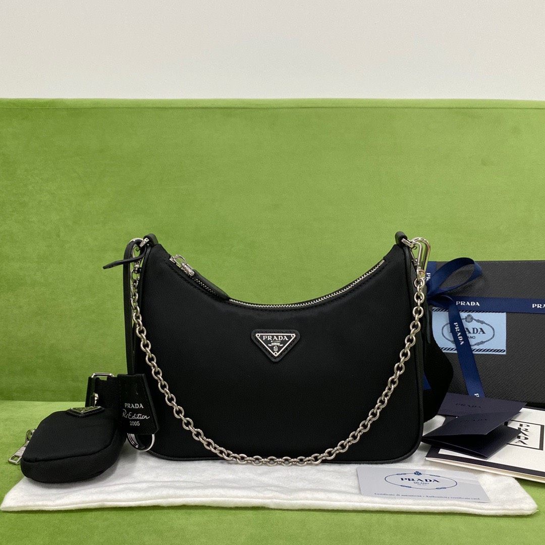 火爆整个时尚圈的Prada三合一Hobo 时髦精必须值得拥有
