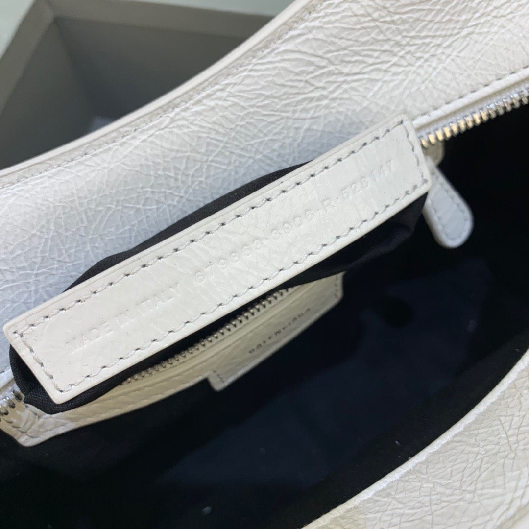 Balenciaga巴黎世家最新款Neo cagole机车包