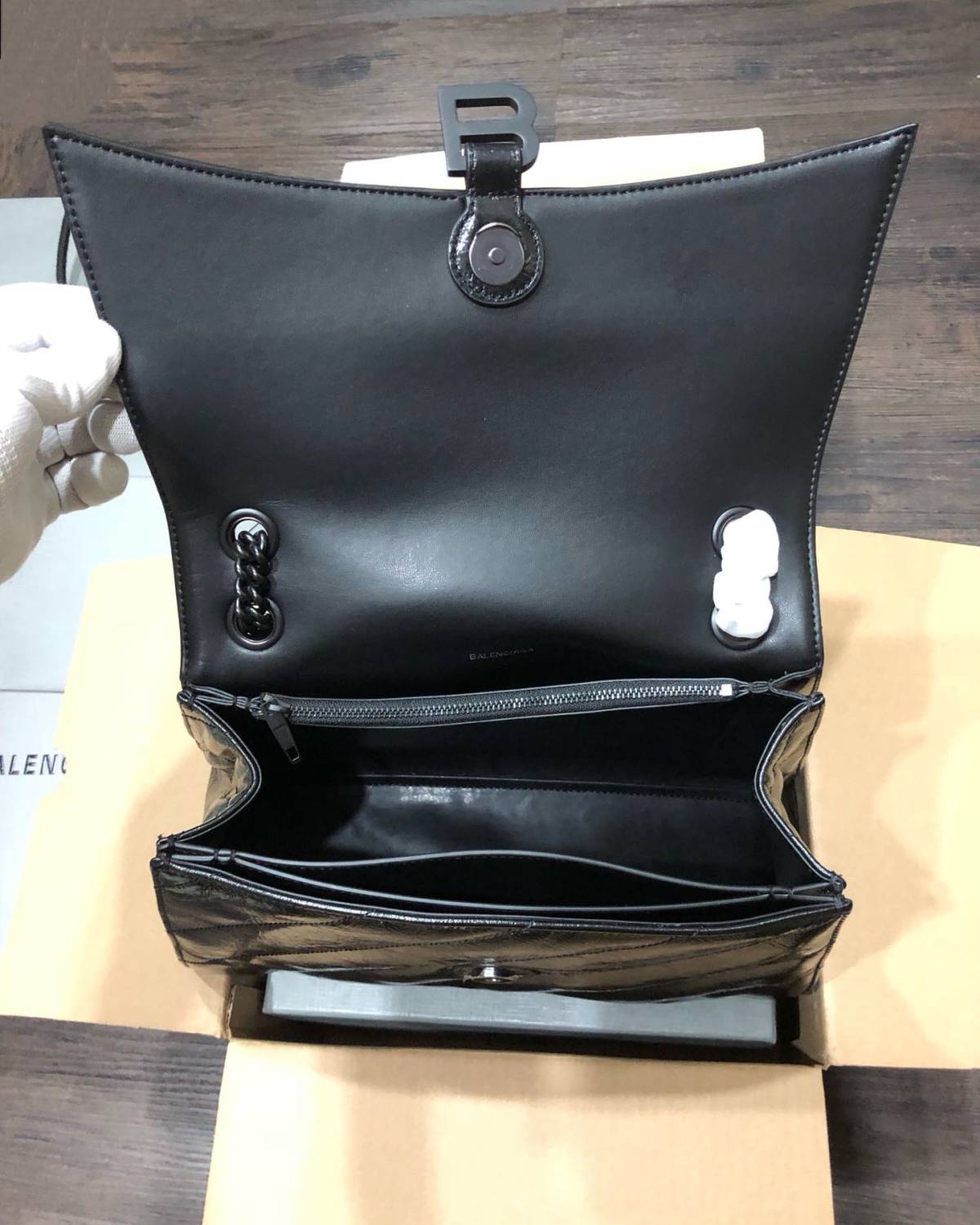 巴黎世家crush最火沙漏链条包 中号黑色 最新Crush绗