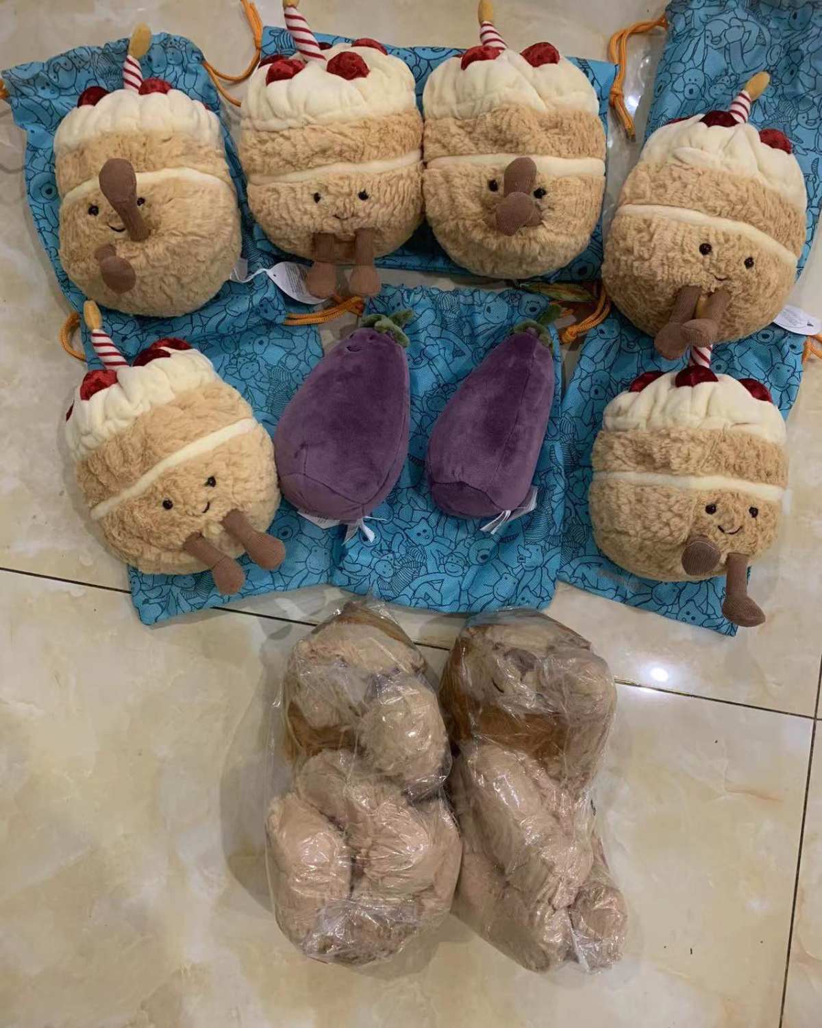 爆款到货 Jellycat 生日蛋糕，网红茄子🍆 全都是断