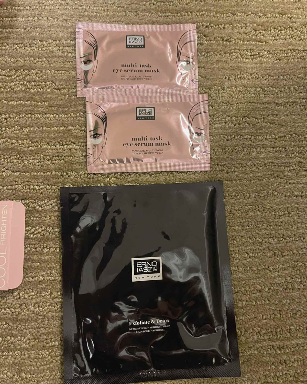 最早用这个牌子就是奥伦纳素的冰白面膜。 用完真的和鸡蛋壳一样
