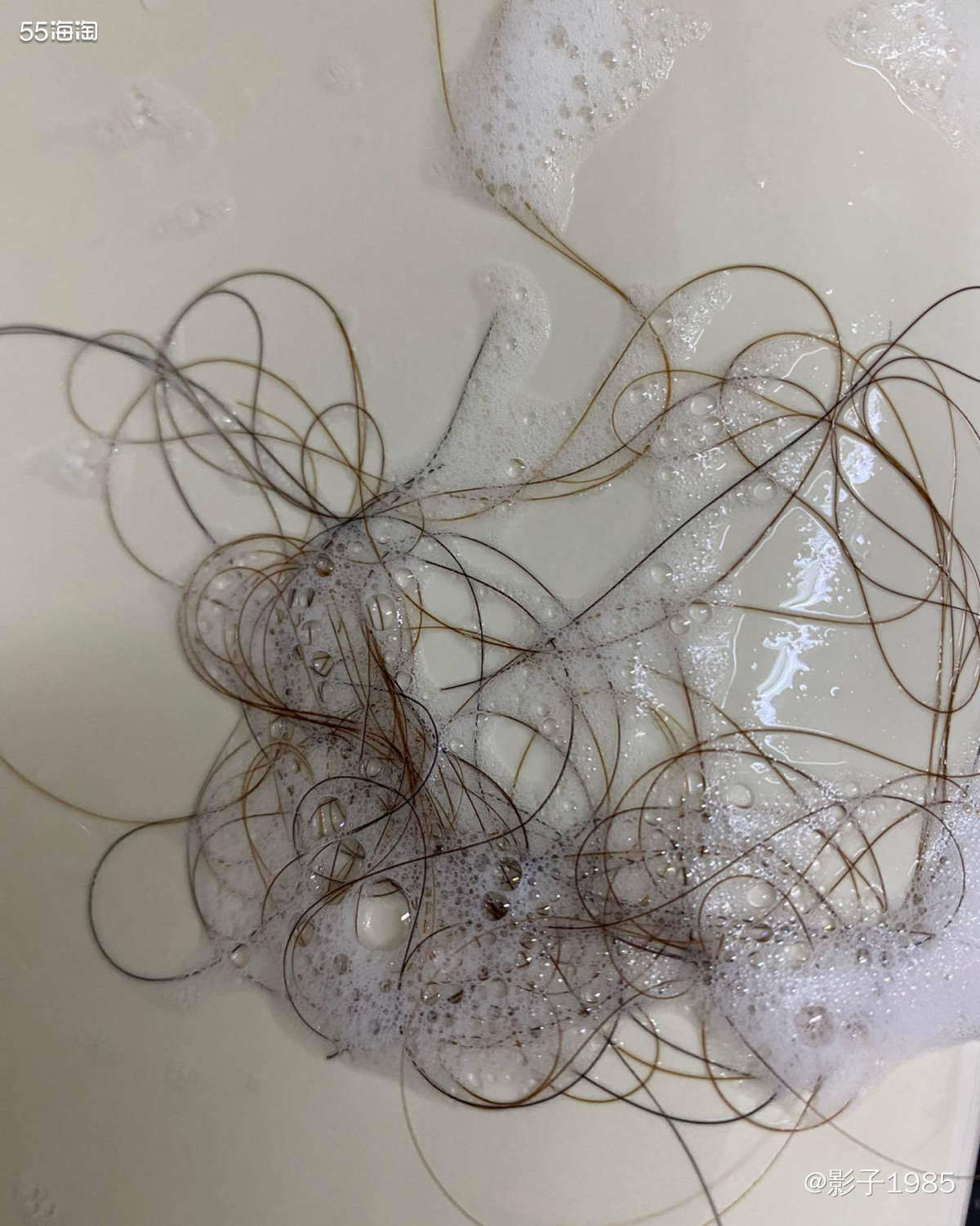 我是属于干性皮肤，随着年龄的增长，关注的不仅仅是皮肤的健康护