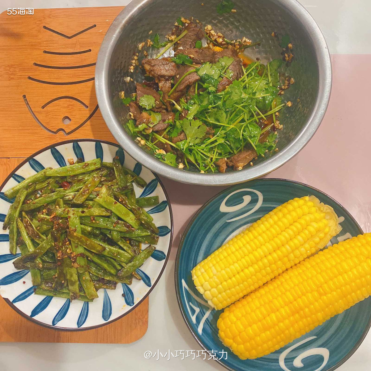 今晚下班回来快速做了简简单单的晚餐，只花了20分钟左右，算是