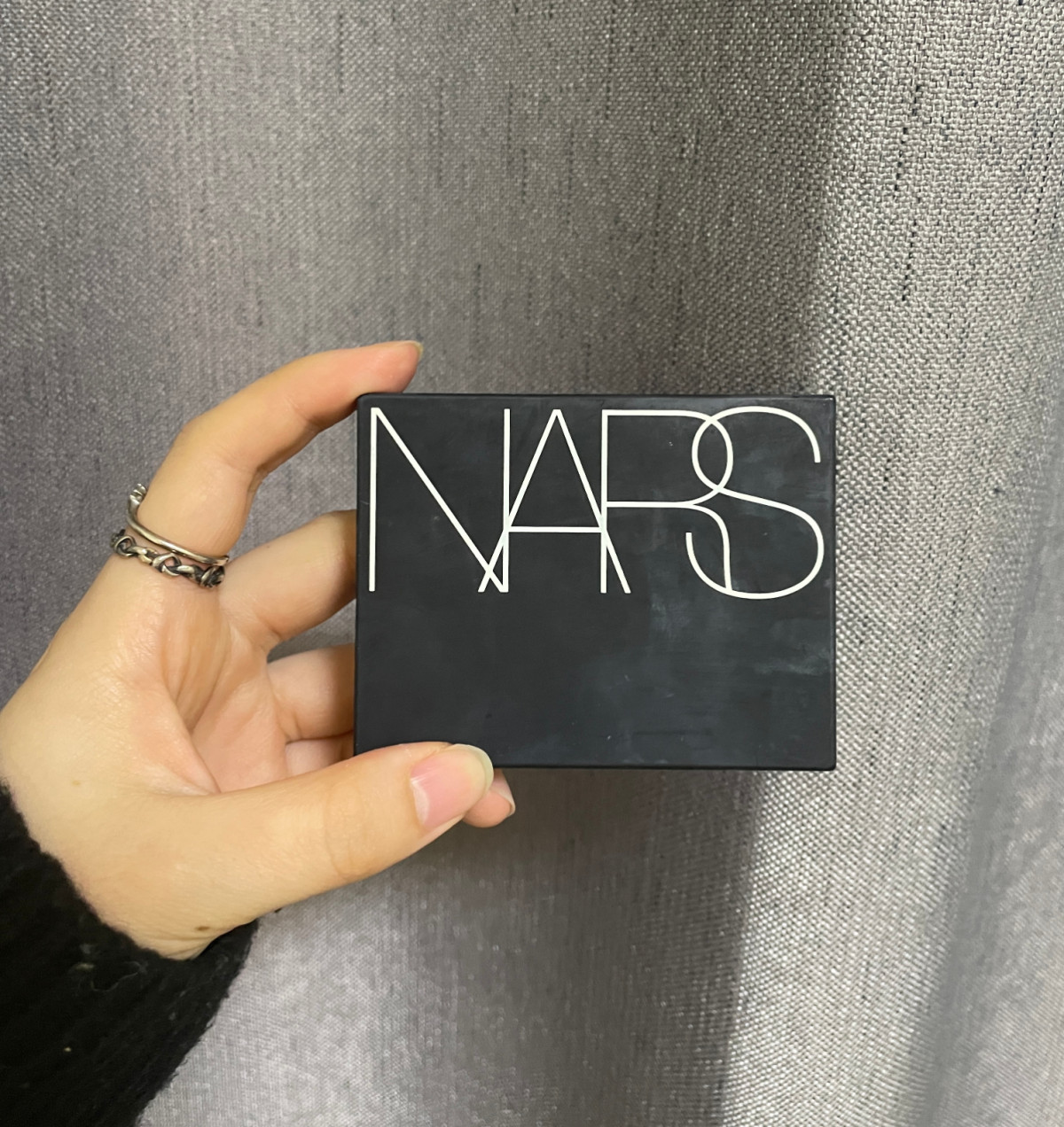 Nars 大白饼真的是我用的最久，最喜欢用的一块粉饼了。入手