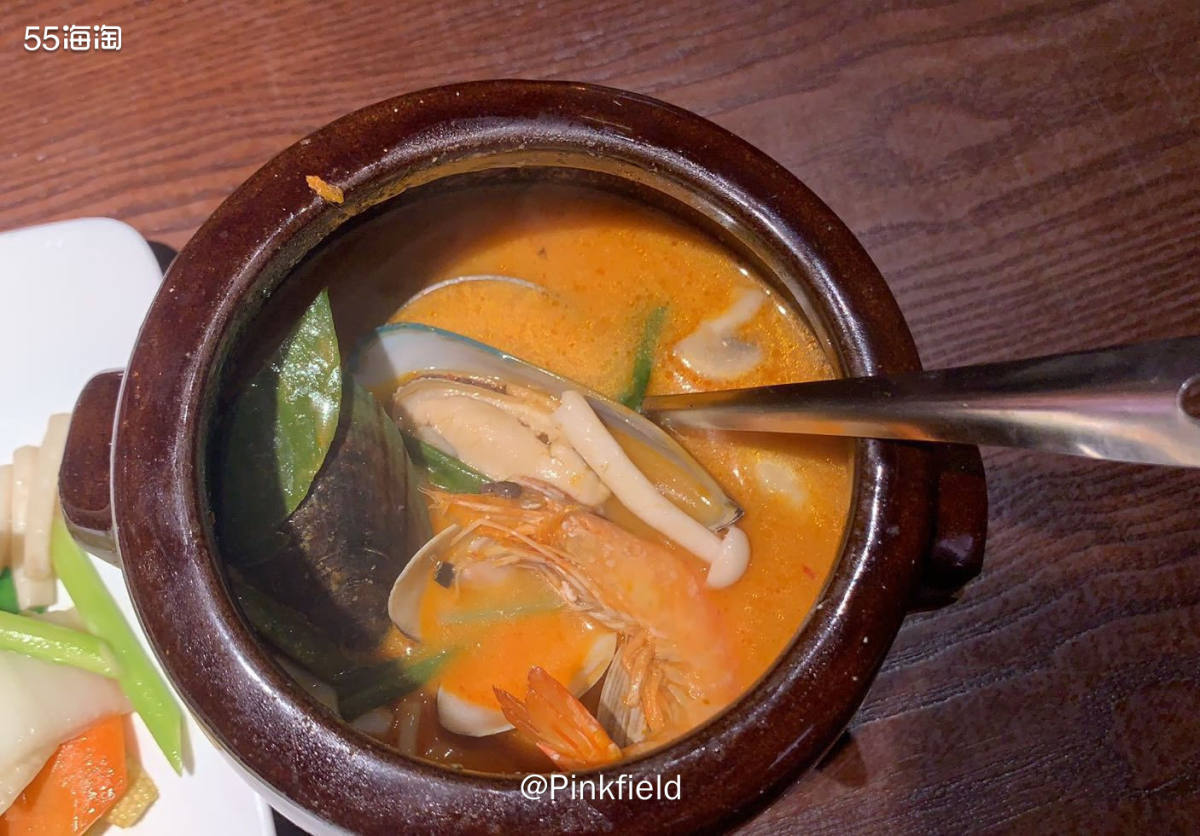 🇹🇭很久没吃泰国菜了，上次跟朋友见面，到了晚饭的点，俩人