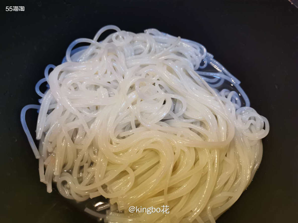 🔴居家要煮螺蛳粉，加蛋加青菜贼好吃了  🔶喜提两天居家，