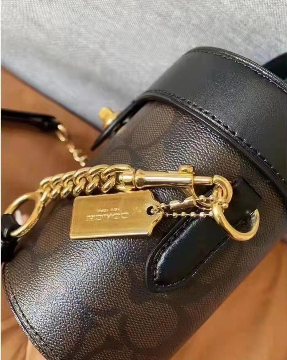 Coach 复古老花盒子包 KAY老花盒子包 LV平替这次不