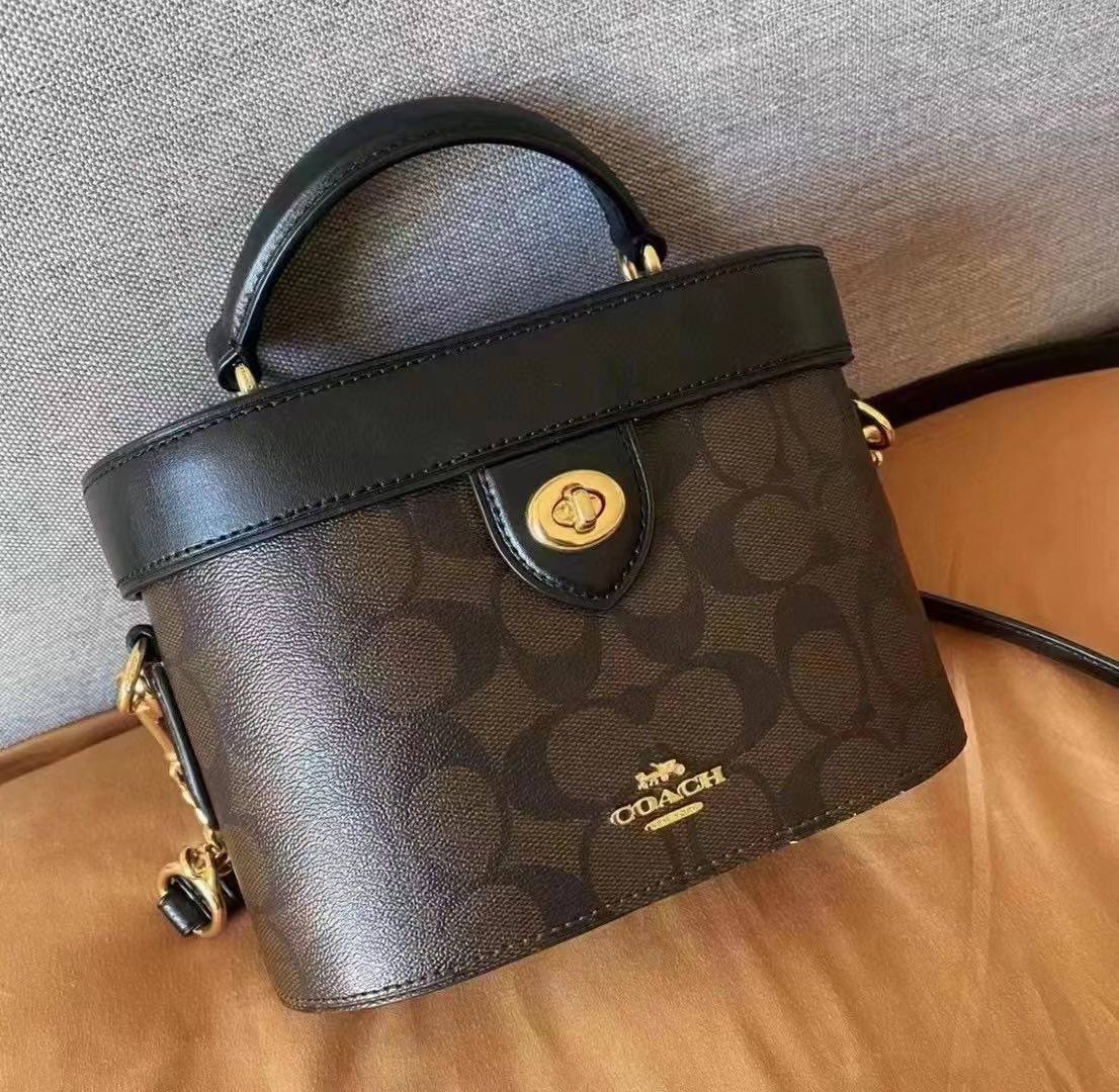 💰1399元包邮 Coach 复古老花盒子包 KAY LV