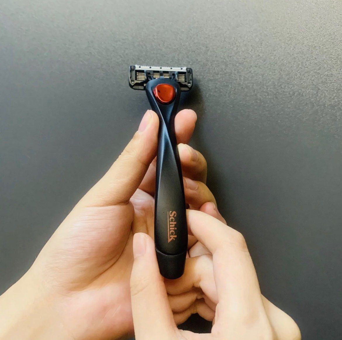 ⭕️Schick舒适是美国专业的剃须品牌，这款网红“小黑豹”