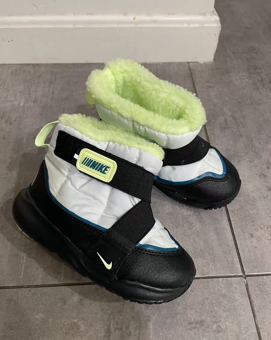 又一次成功的购物，在海淘给丫头买了一双颜值超高的NIKE童鞋