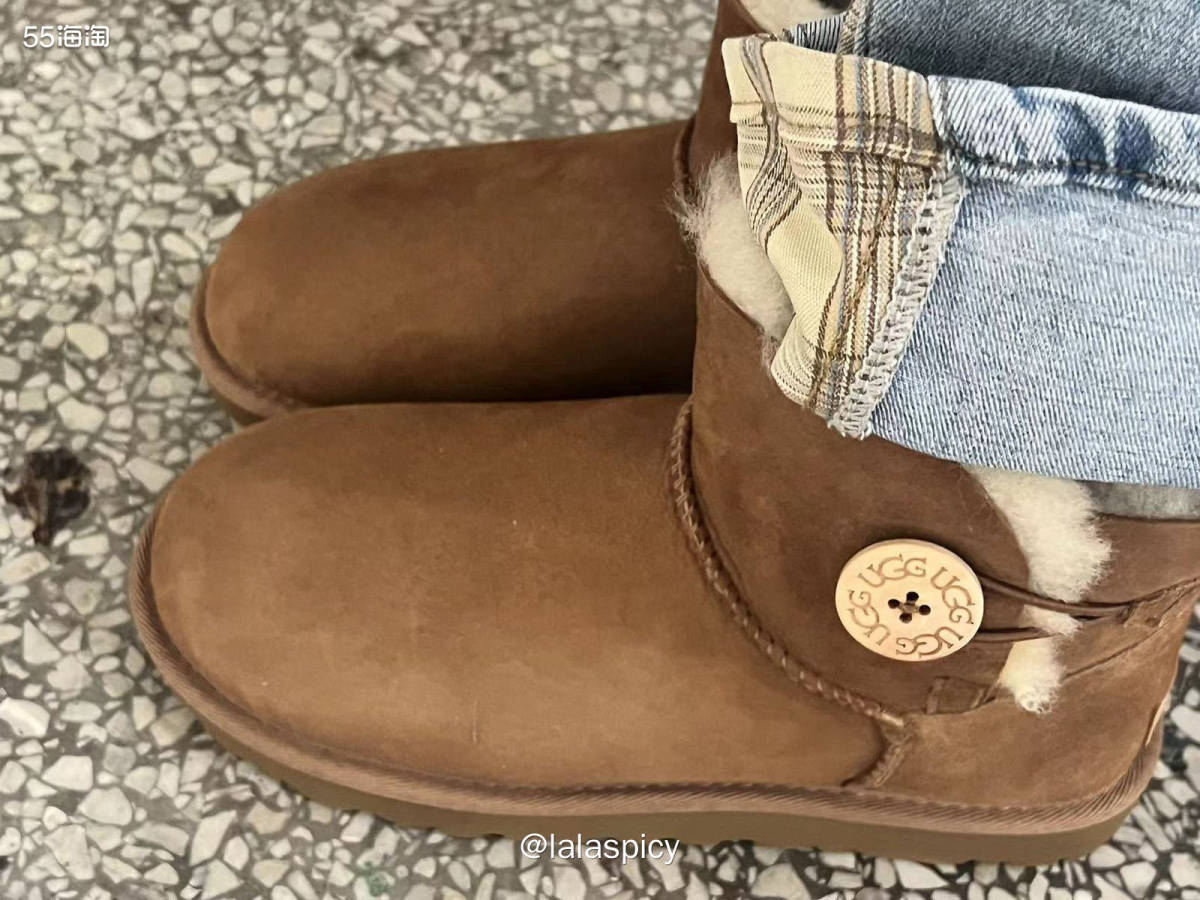 快看看卖断货的驼色UGG  最早下单的还有码 实物还挺漂亮！
