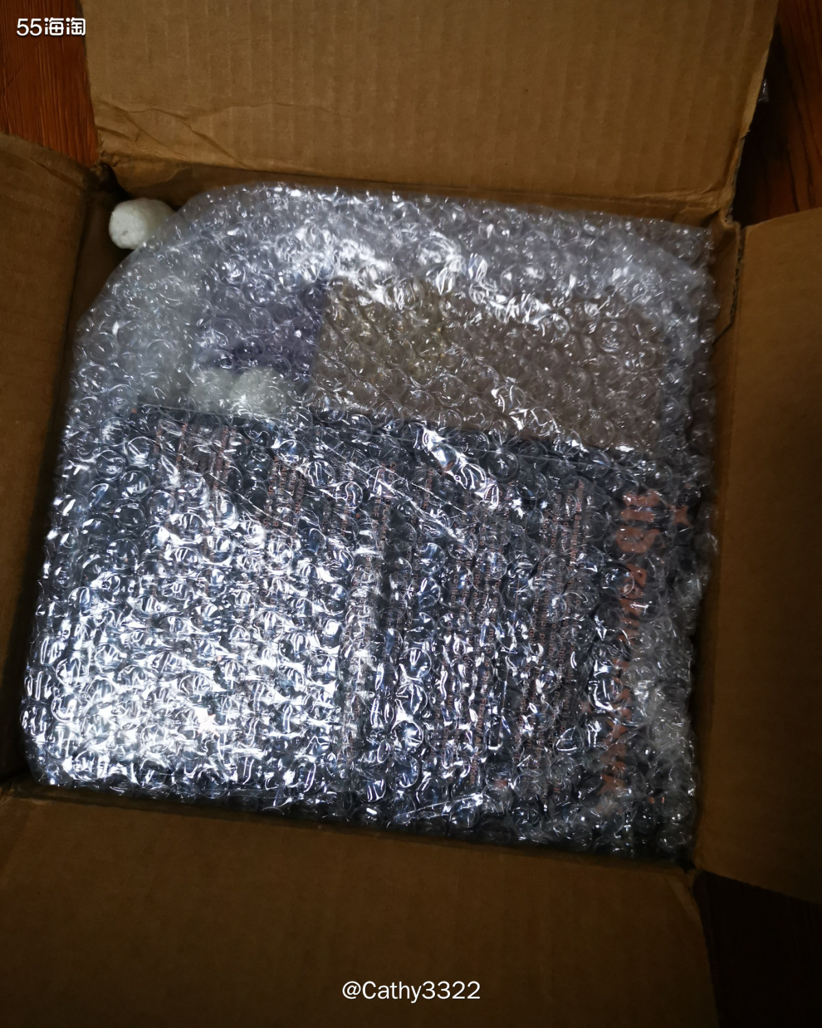 这一箱是是和香奈儿一箱得香水，这次可能空落落得打包就非常好了