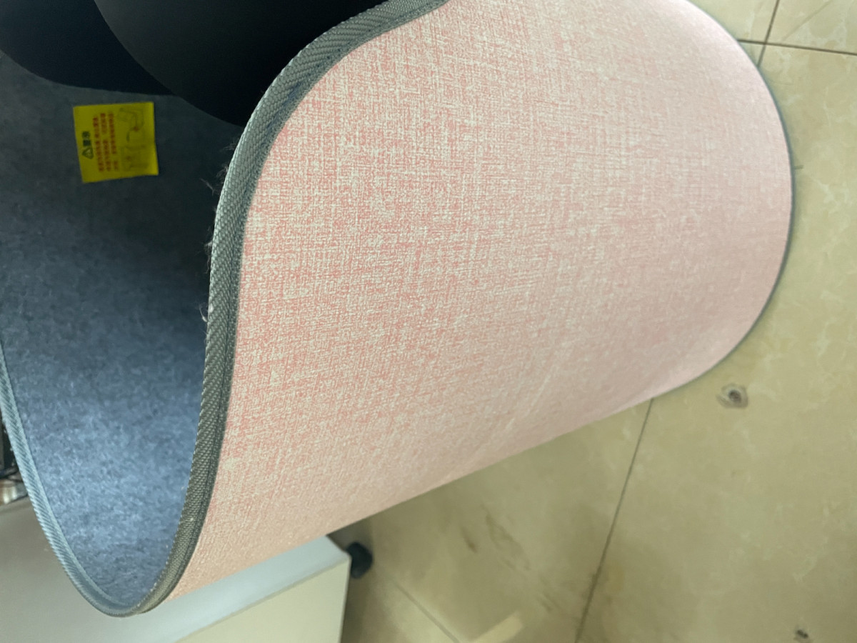 南方的冬天坐在办公室是真的冷，手冷脚冷，空调也作用不大。之前