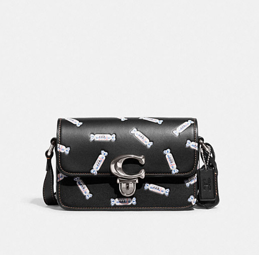 今天上coach中国官网，看到了今年的兔年限定--COACH