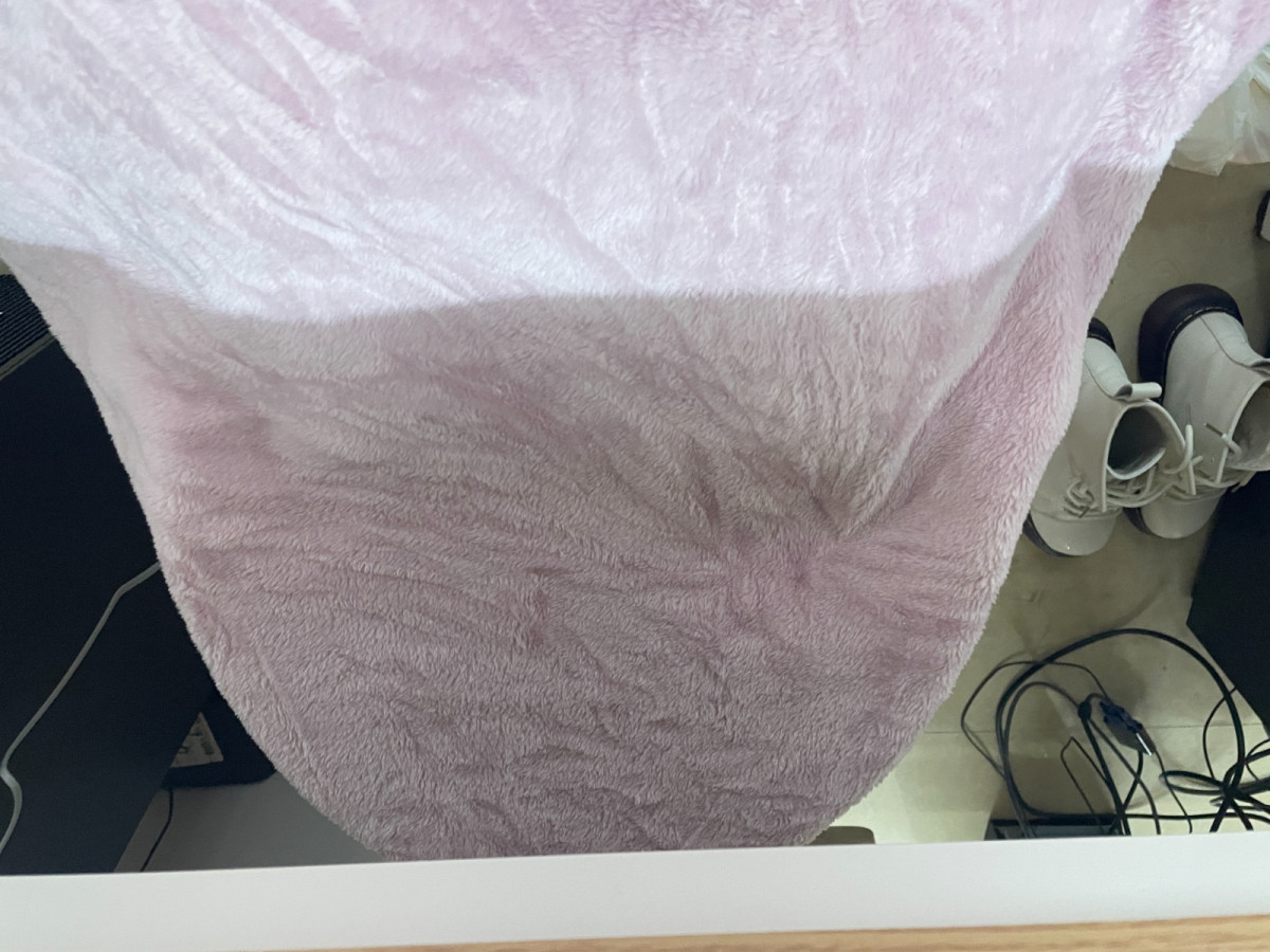 南方的冬天坐在办公室是真的冷，手冷脚冷，空调也作用不大。之前