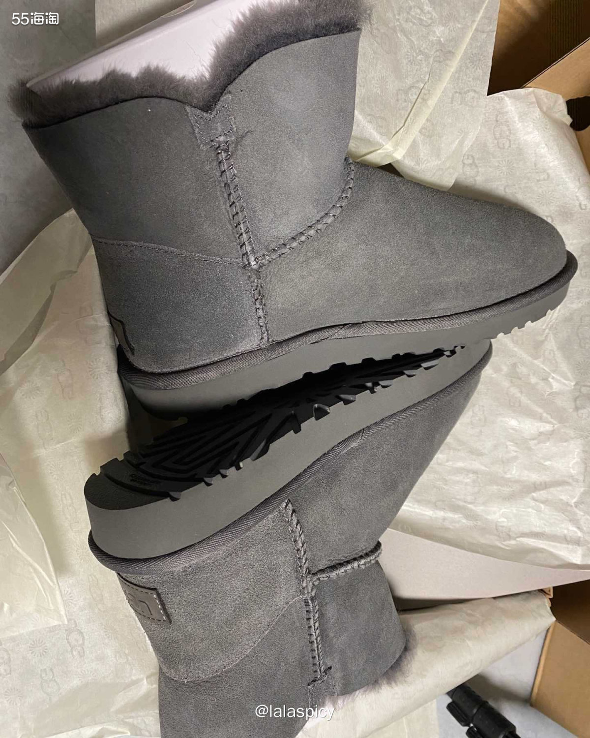 这一单等的太久了 而且两双鞋子被稅了🥹🥹 出库时候忘记分