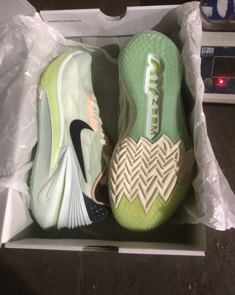 NIKE实战神鞋耐克Gt cut2 囤了几双。 一直走QQ转
