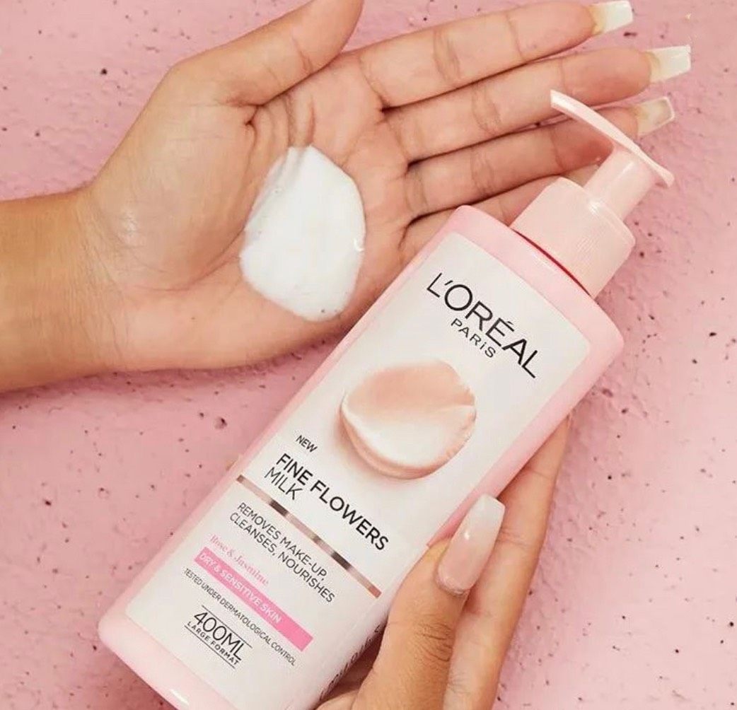 欧莱雅这款玫瑰精华卸妆乳，平价又好用，成分简单，就是玫瑰花和