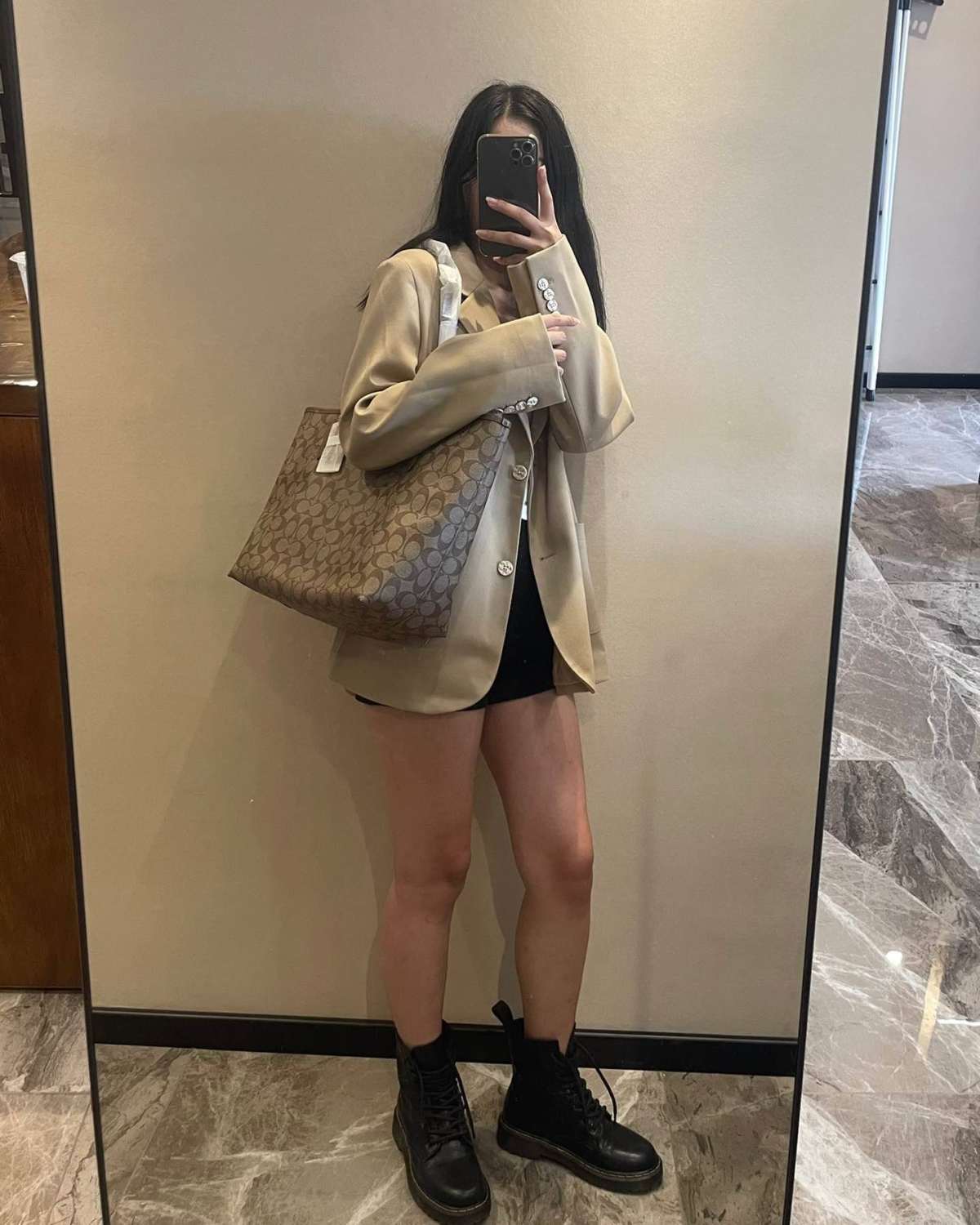 Coachoutlet海淘的city tote，随便搭搭就很