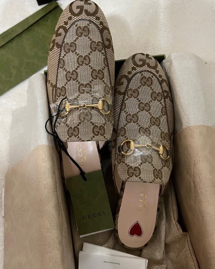 🌟 经典的gucci穆勒拖鞋，大家应该不陌生吧，经常看到某