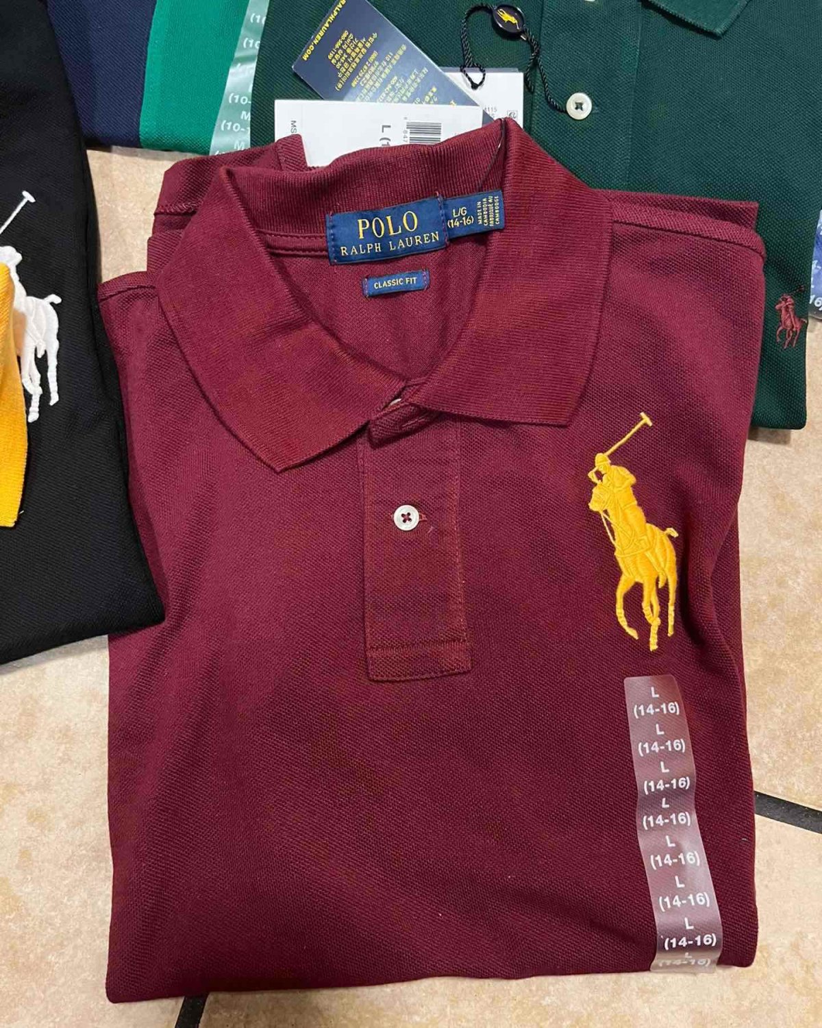 官网低至4 折时候买的. 下手慢的话码数就不全. 必须说官网