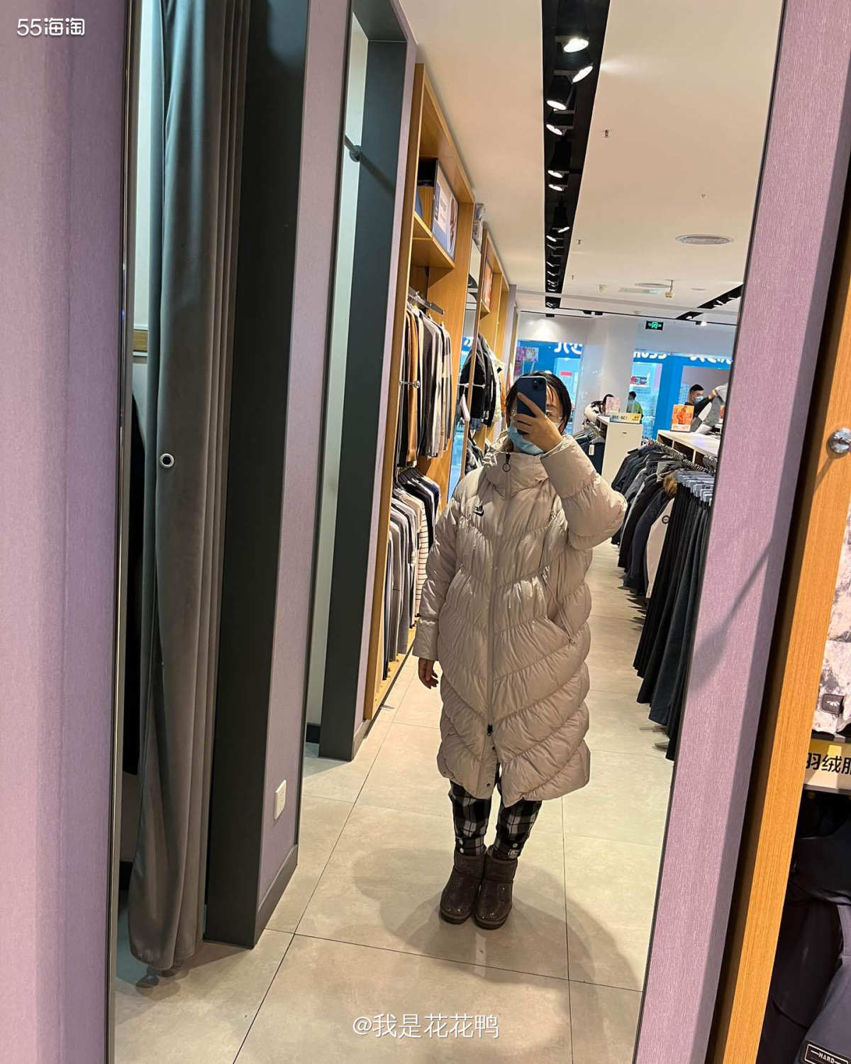 ❤️冬天真的太冷了，和老杨出去正好拍了一张照片，显得我太胖了