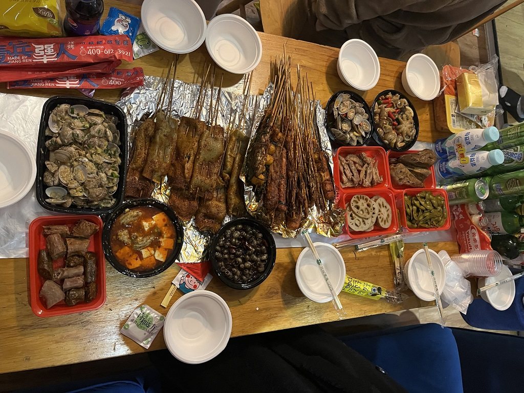 每周最期待的就是周末啦，这个周末我们又去吃了很多好吃的。周五