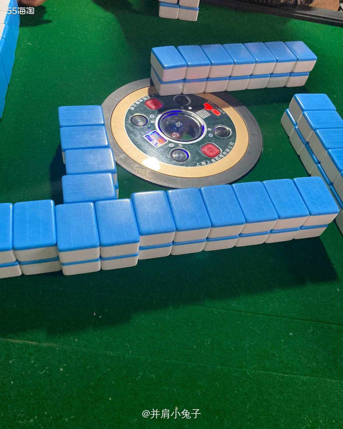 我婆婆家这边都还挺爱打麻将的，尤其是过年，几乎家家户户的消遣