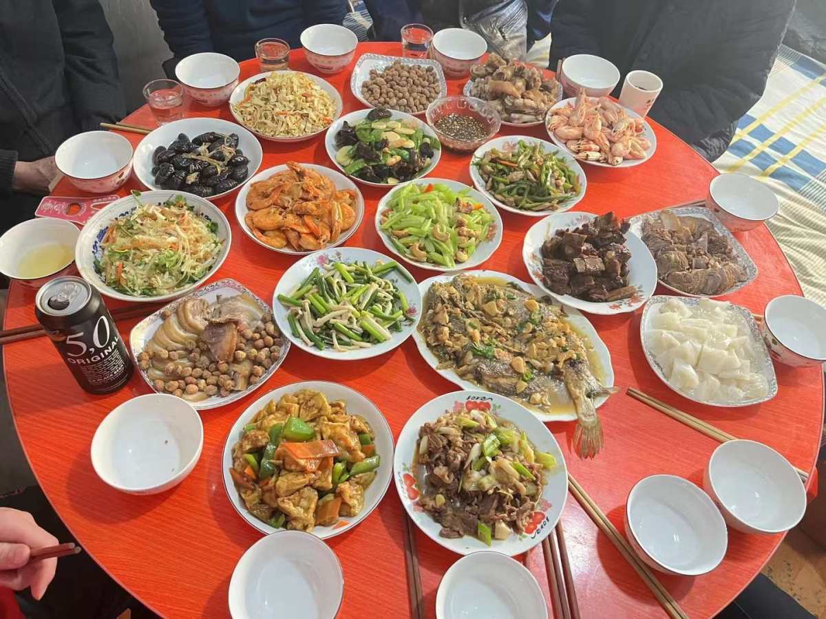 其实这么冷的天，我是一点也不想出门的，但是被我妈逼着出门走亲