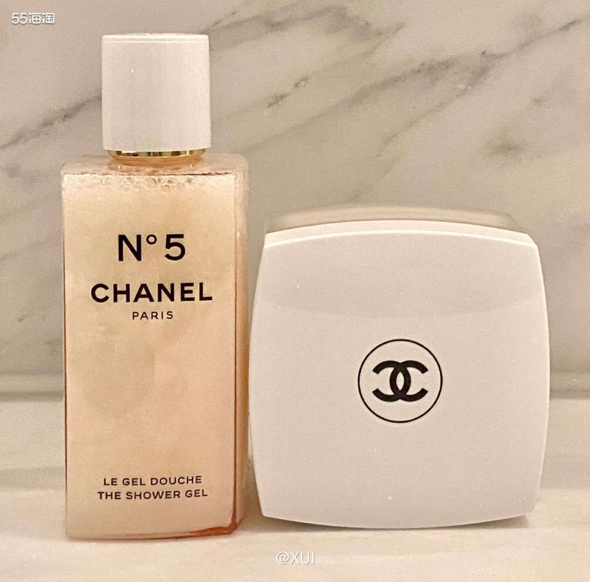 香奈儿平常常逛常见的都是身体乳瓶装，第一次发现还有这样一罐用