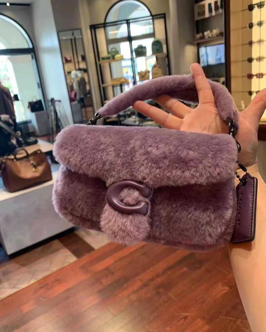 骨折预定💰2350元包邮，专柜5600 Coach｜全北美