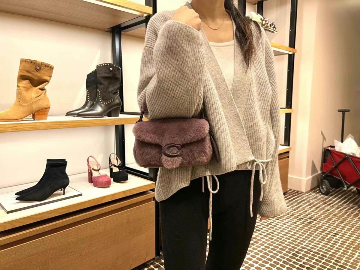 骨折预定💰2350元包邮，专柜5600 Coach｜全北美