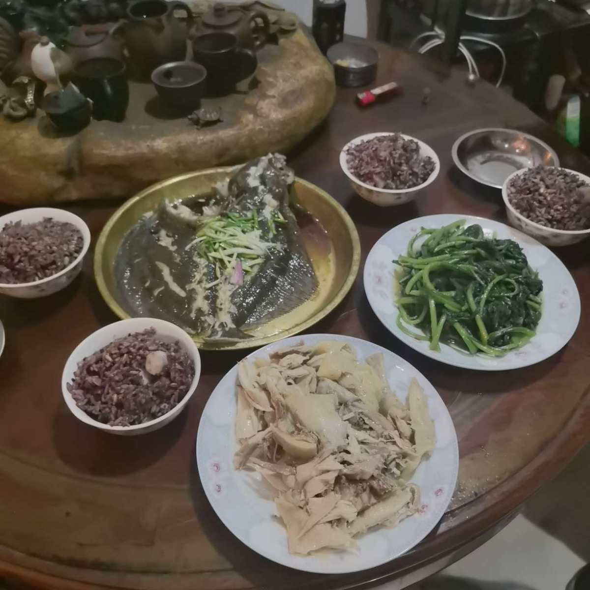 初七为“人日”，意为“人人生日”。据《占书》记载女娲造万物的