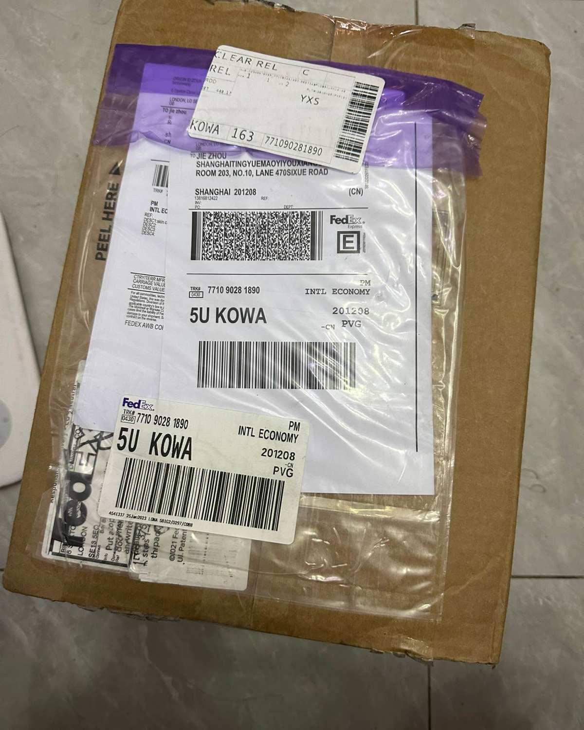 hihihi，姐妹们。我是买买，上次我买了黑五雅顿 到现在还
