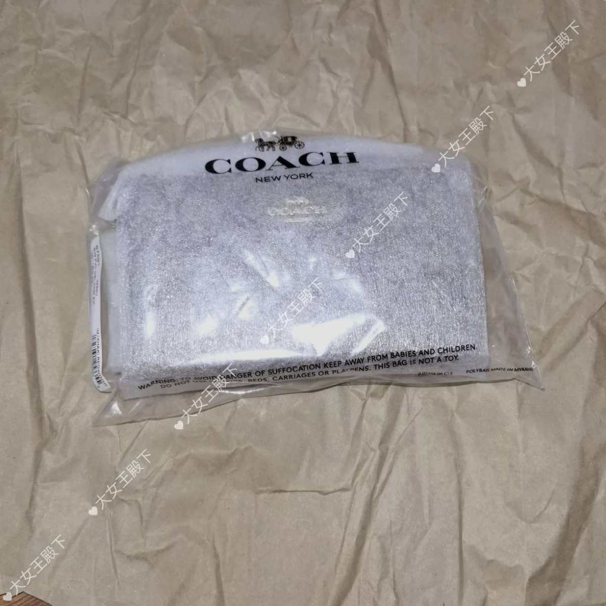 ☑️开箱： coach双拉链手拿包~耐看的老花棕色  ☑️下