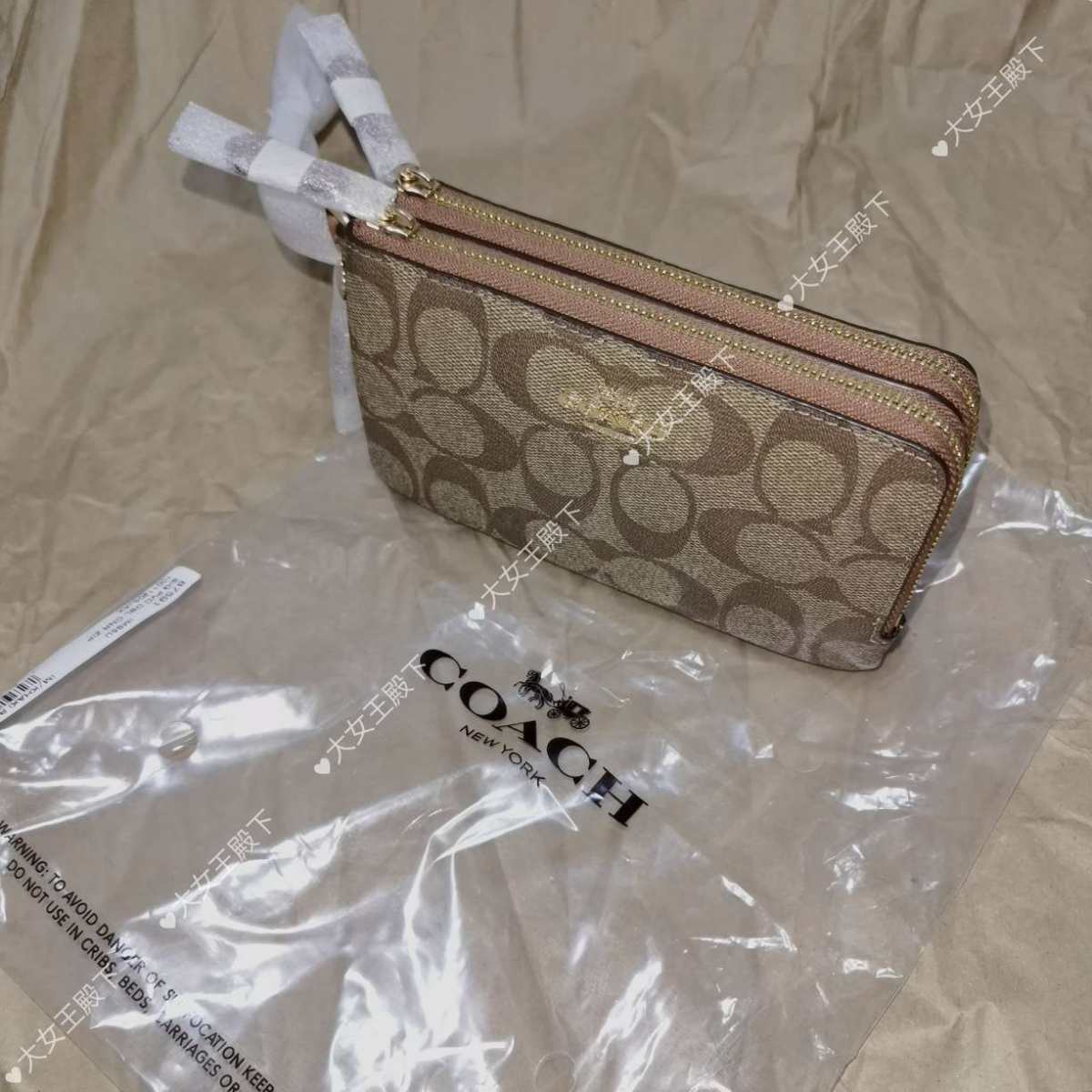 ☑️开箱： coach双拉链手拿包~耐看的老花棕色  ☑️下