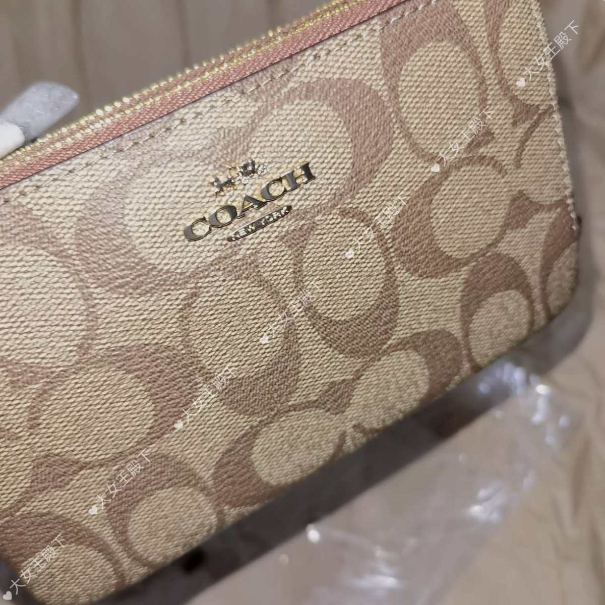 ☑️开箱： coach双拉链手拿包~耐看的老花棕色  ☑️下