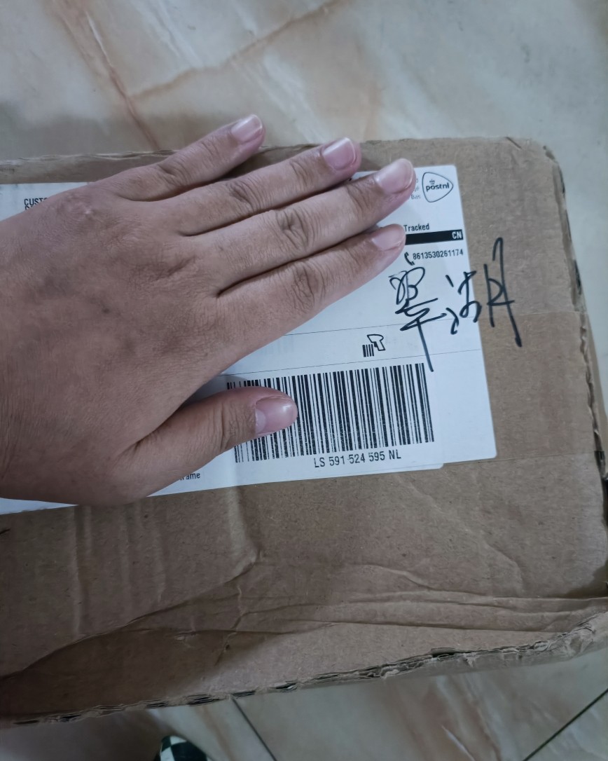 这是我春节期间购买的space nk的订单，最近它家不能免邮