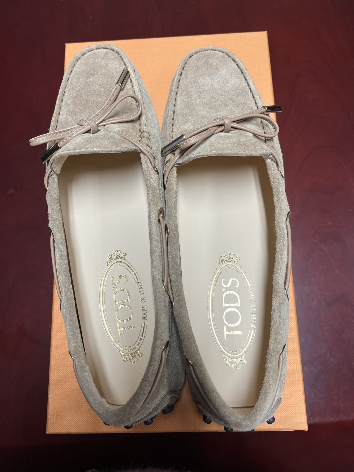 Tod&#039;s豆豆鞋，37码，全新。浅棕色，目测实物差