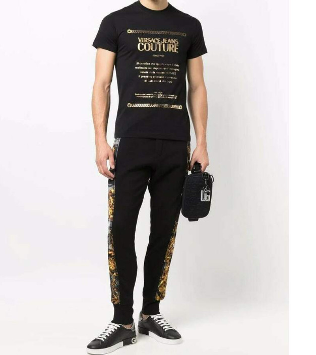 Versace Jeans Couture是范思哲旗下的品牌